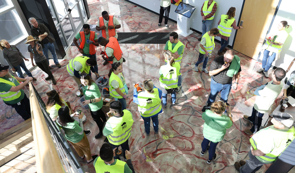 Voluntarios de Premier en un evento filantrópico